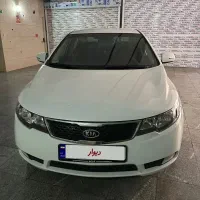 ماشین خیلی سالم تمیز لاستیک کوموهو