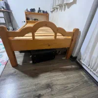 تخت تمام چوب روسی یک نفره|تخت و سرویس خواب|شیراز, آزادی|دیوار