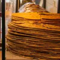 نان تافتون تنوری سنتی نان قندی جو خشک