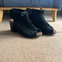 کفش پاشنه بلند مشکی