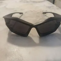 با سلام.عینک آفتابی اسپرت مردانه