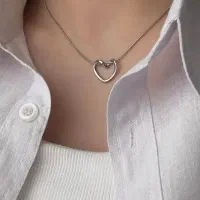 گردنبند و بدلیجات