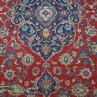 فرش ۶متره دست بافت یکم زدگی داره ویک عدد کناره