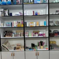 فروش تعدادی ویترین ودکور مغازه