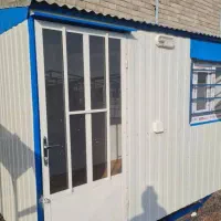 کانکس نگهبانی ساختمان و باغچه