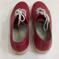 ۲ جفت کفش کتانی زنانه|کیف، کفش، کمربند|اندیشه, اندیشه فاز ۱|دیوار