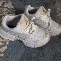 فروش کتانی دخترانه  نو سایز۳۹|کیف، کفش، کمربند|رشت, معلم|دیوار