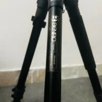 سه پایه فلزی بنرو