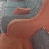 مبل دو رنگ طوسی و خردلی|مبلمان خانگی و میز عسلی|اطاقور, |دیوار