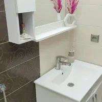 روشویی همراه با باکس و آیینه