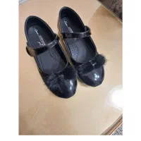کفش مشکی سایز 32مناسب 5تا7سال سایز 23مناسب 1تا2سال