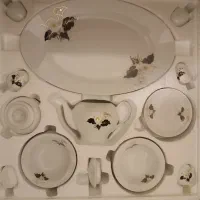 یک سرویس چینی ۱۲نفره ۳۲پارچه