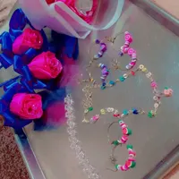 دسته‌گل‌وسه شاخه‌گل‌ودستبندوگوشواره وگردنبند|گل مصنوعی|ایذه, |دیوار