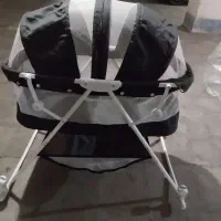 تخت کنار مادر و گهواره