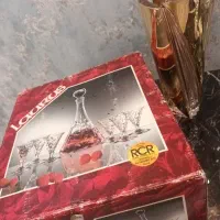 لاروس تنگ و گیلاس پایه دار با جعبه