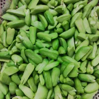 باقالی سبز و تمیز