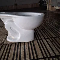 توالت فرنگی کامل و سالم