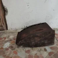 اتو ذغالی 100 ساله|کلکسیون اشیاء عتیقه|چالوس, |دیوار