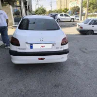 پژو 206 صندوقدار