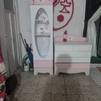 دلاور و کمد عروسک اپادانا