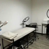 اجاره میز‌، ناخن،تخت مژه، صندلی رنگ و کراتین بافت|خدمات آرایشگری و زیبایی|کرج, فاز ۳ گوهردشت|دیوار