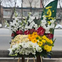 تاج گل تسلیت با گل مصنوعی و تاج گل طبیعی|گل مصنوعی|تبریز, |دیوار