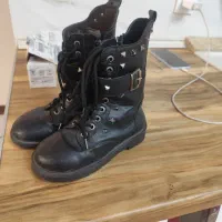 یه بوت سالم و. تمیز و‌گرم|کفش و لباس بچه|تهران, امام زاده حسن|دیوار