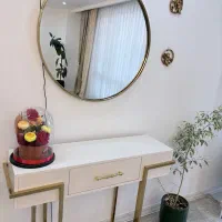 کنسول و آینه در حد نو