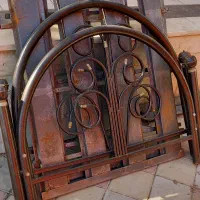 ۲ عدد تخت فلزی فرفورژه