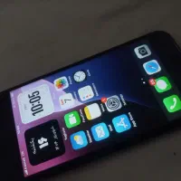 اپل iPhone SE (2020) با حافظهٔ ۶۴ گیگابایت