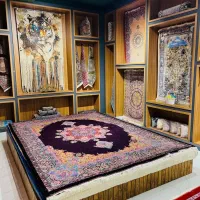 فرش لاکی گل سرخ 1200شانه طرح دستبافت ۶۷۸۰۰