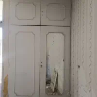 دو عدد در کمدی همراه قفل وآیینه