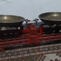ترازوی قدیمی و آنتیک