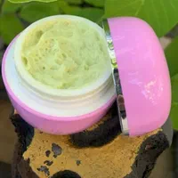 محصولات دستساز گیاهی مراقبت پوستی و آرایشی