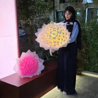 دسته گل پروانه ای و رز روبانی و بوکت خرسی
