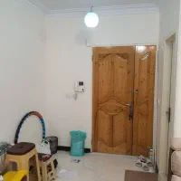 درب چوبی به همراه حفاظ رنگ شده