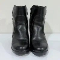 نیم بوت پاشنه دار