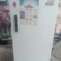 یک یخچال قدیمی