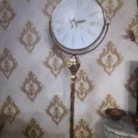 ساعت ایستاده