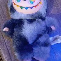 عروسک لبوبو سکرت رنگ خاکستری