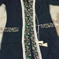 تعدادی لباس و پیراهن