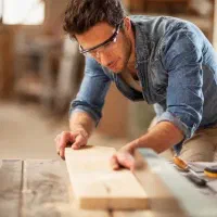 چوبر ونجار نیمه ماهر