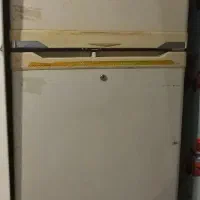 یک عدد یخچال فریزر گلداستار و دو عدد فریزر پارس