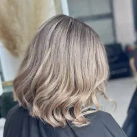 مدل رنگ و لایت و انجام خدمات تخصصی رنگ مو|خدمات آرایشگری و زیبایی|شهرکرد, |دیوار