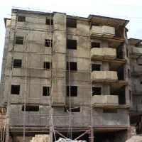 استخدام گچ‌و‌خاک کار قرمز و‌سفید کار