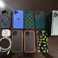 iphone 11 pro +شارژر+ ۷ عدد گارد