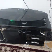 میزتلویزیون شیشه ای