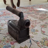 ۲ عدد اتو ذغالی عتیقه قدیمی آنتیک کلکسیونی بکر|کلکسیون اشیاء عتیقه|زنجان, |دیوار