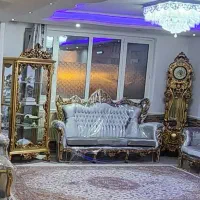 ساعت و ویترین ست هم هر دو پنج تومن