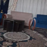 مبل راحتی و پرده